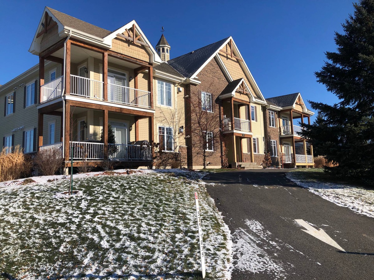 VENDU Appartement à vendre 1000 Rue du Violoneux, app. 001 Bromont