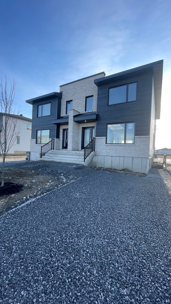 Two or more storey for rent 573 Rue F.X.Garneau Salaberryde