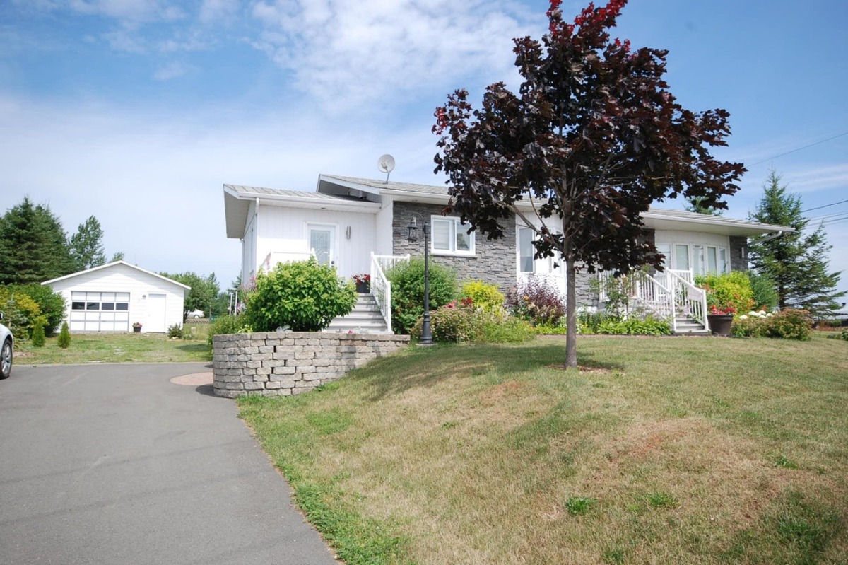 Maison de plainpied à vendre 175 Boul. GérardD.Levesque E. Paspébiac