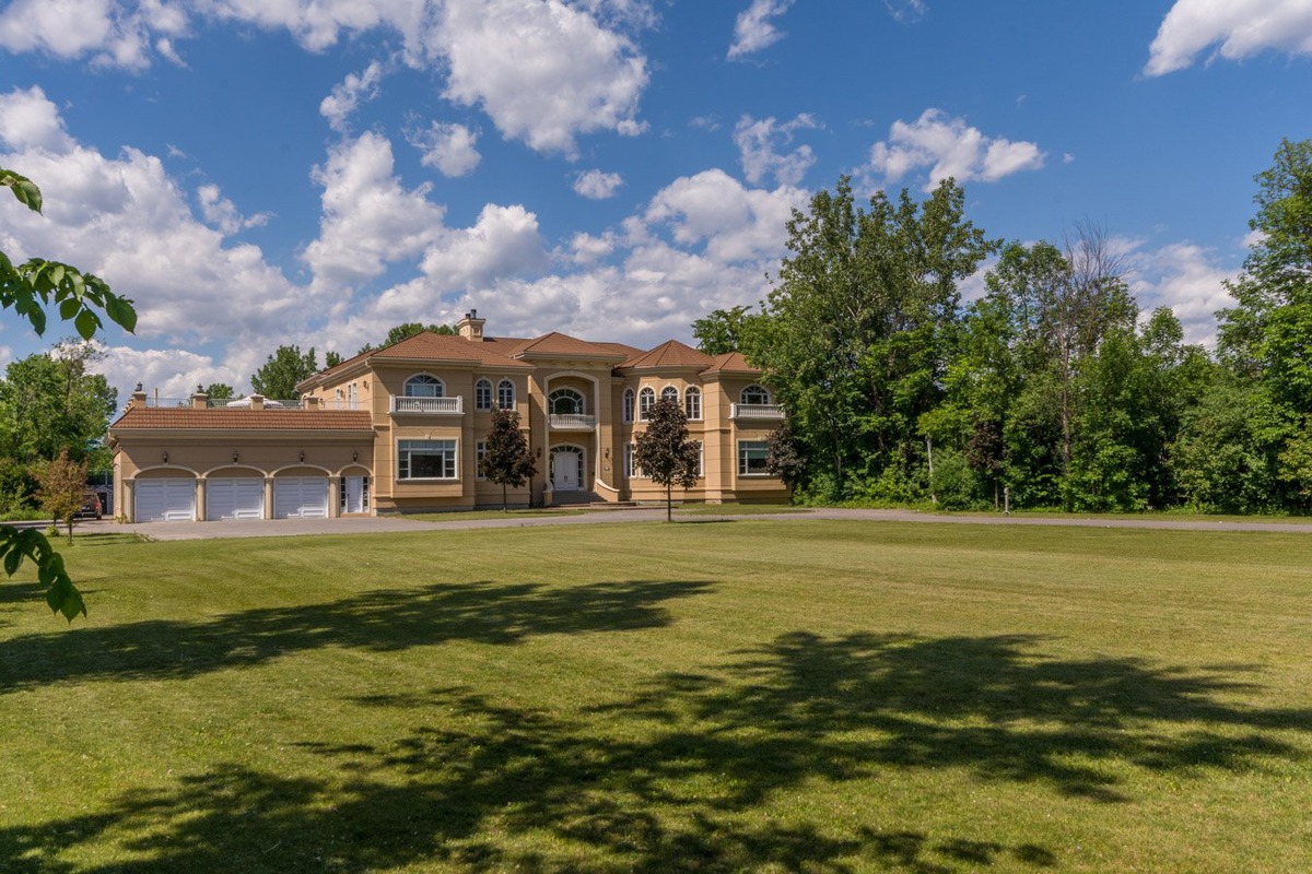 Maison à étages à vendre 2925 Boul. des Oiseaux SainteRose (Laval)
