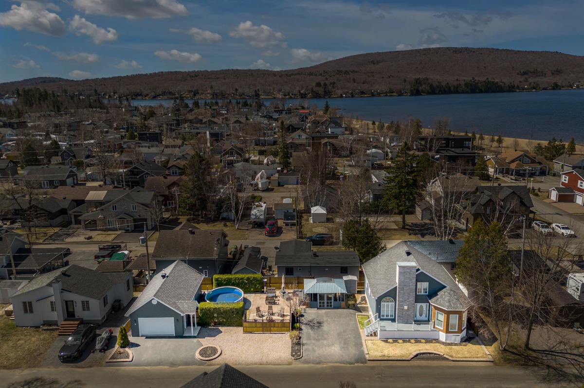 Maison à étages à vendre 4 6 21e Rue FossambaultsurleLac