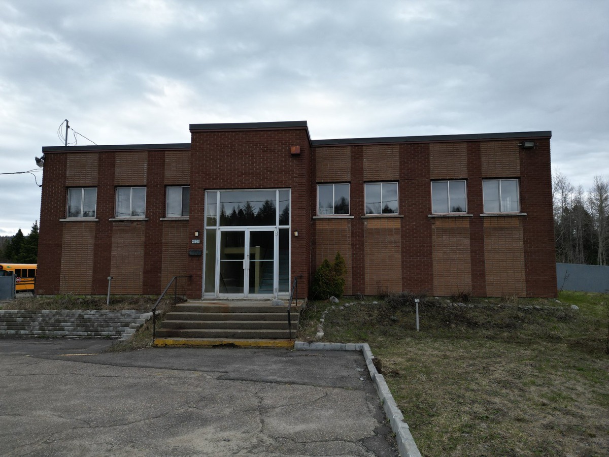 Bâtisse commerciale/Bureau à vendre 4731 Route 117 SainteAgathedes