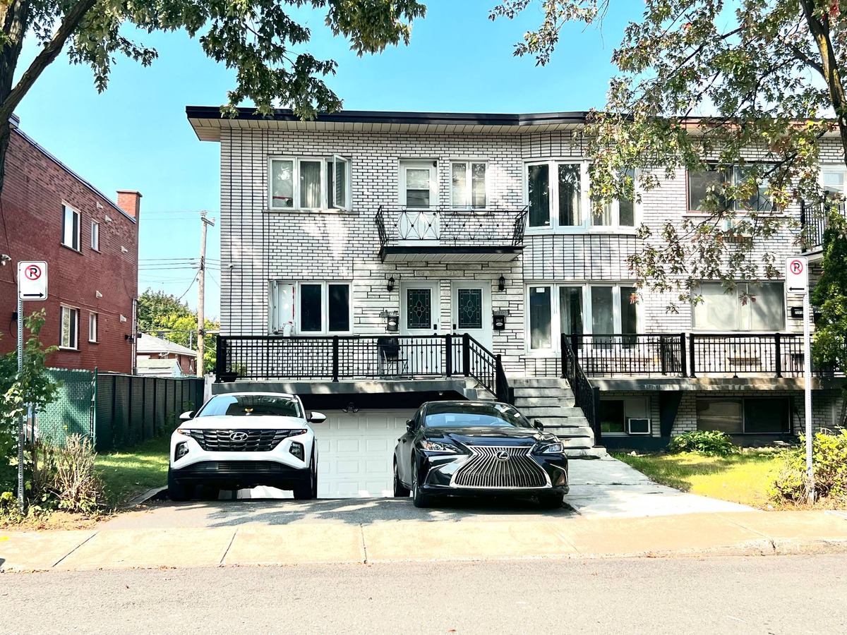 Duplex à vendre 2405 2407 Rue Gold Montréal (SaintLaurent)