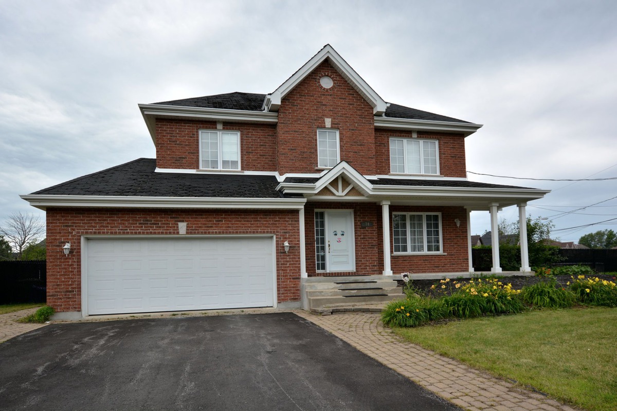 Maison à étages à vendre 74 Rue des Arbrisseaux VaudreuilsurleLac