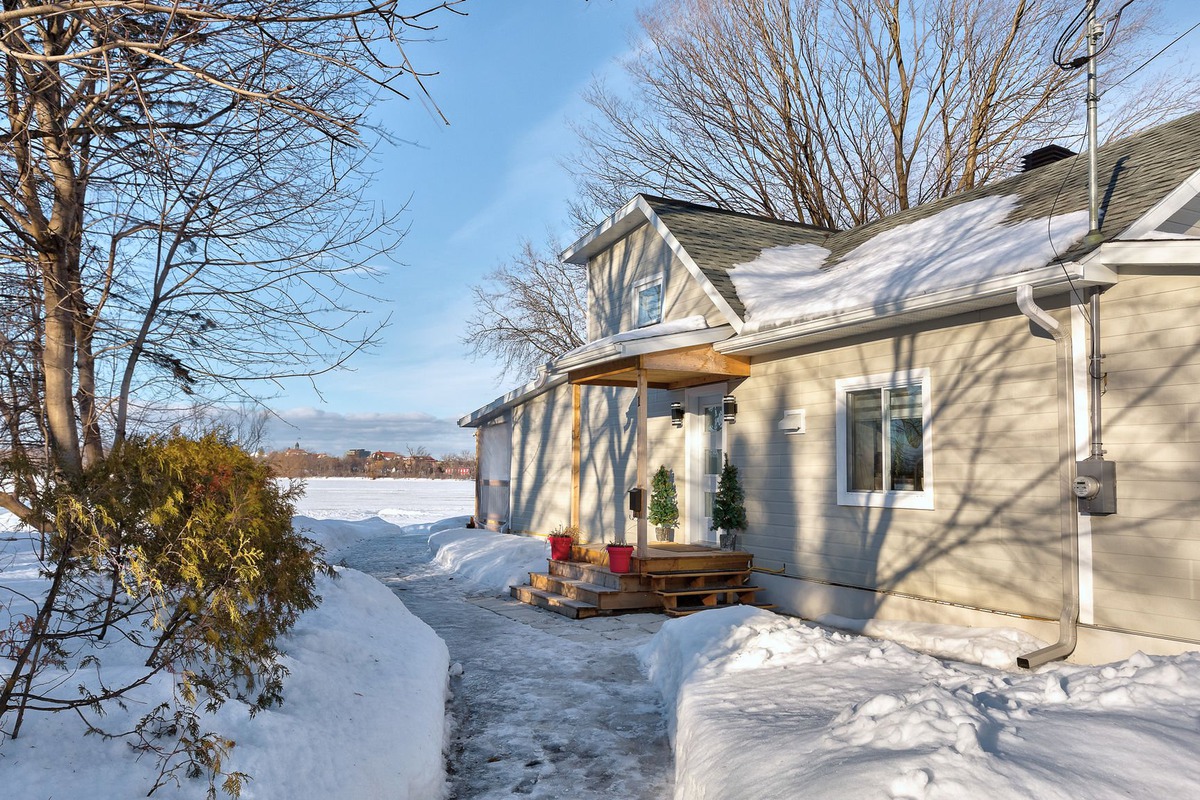 VENDU Maison à étages à vendre 1 24e Avenue L'ÎlePerrot