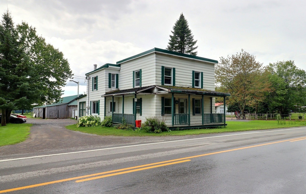 Maison de plainpied à vendre 4601 Rue Principale NotreDamedeLourdes