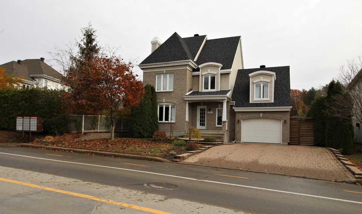 VENDU Maison à étages à vendre 1425 Rue de Plaisance Terrebonne