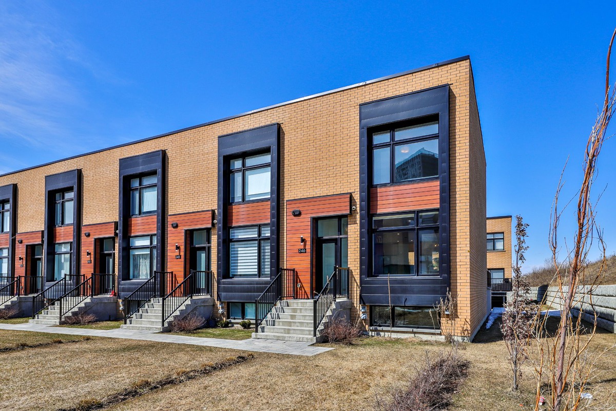 SOLD Two or more storey for sale 246 Rue ÉtienneLavoie Laval (SainteDorothée)