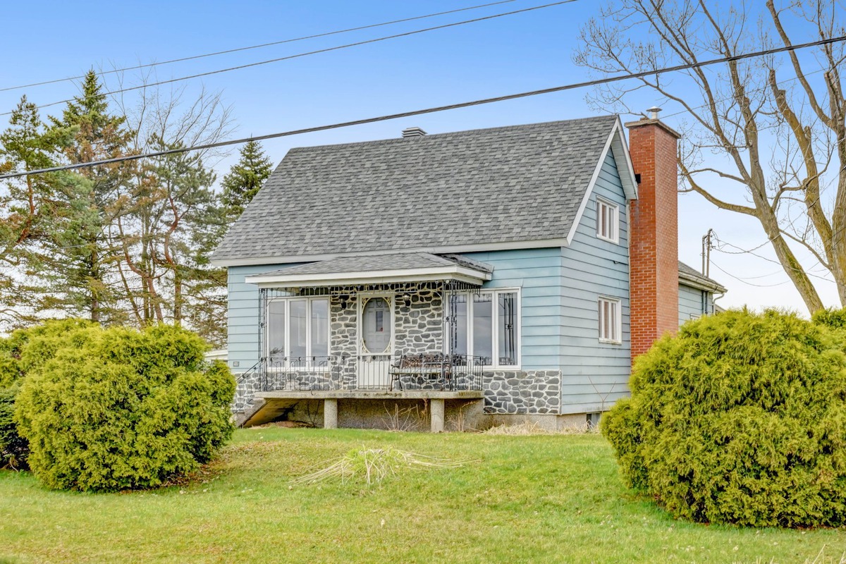 Maison à étages à vendre 55 Ch. de la GrandeLigne SainteAngèledeMonnoir