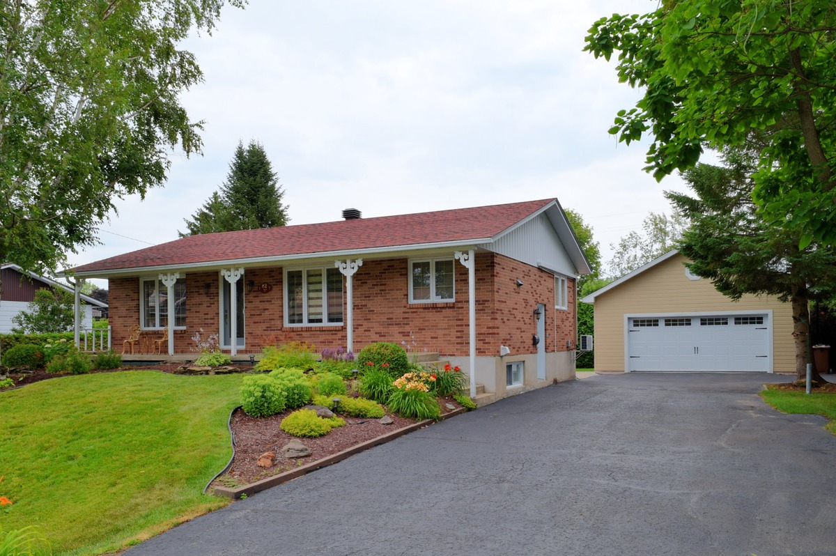 VENDU Maison de plainpied à vendre 82 Rue SteAdèle SaintCharles