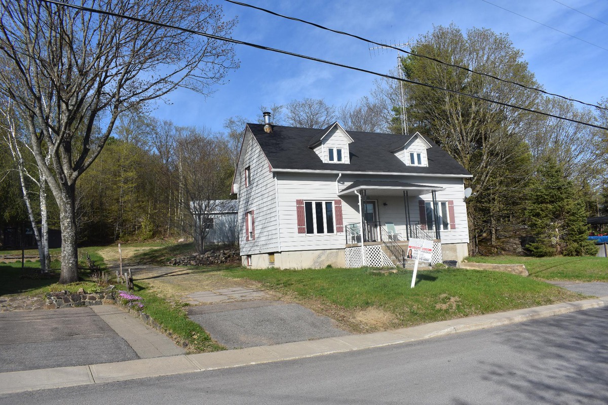 VENDU Maison à étages à vendre 460 Rue StJean SaintÉdouardde