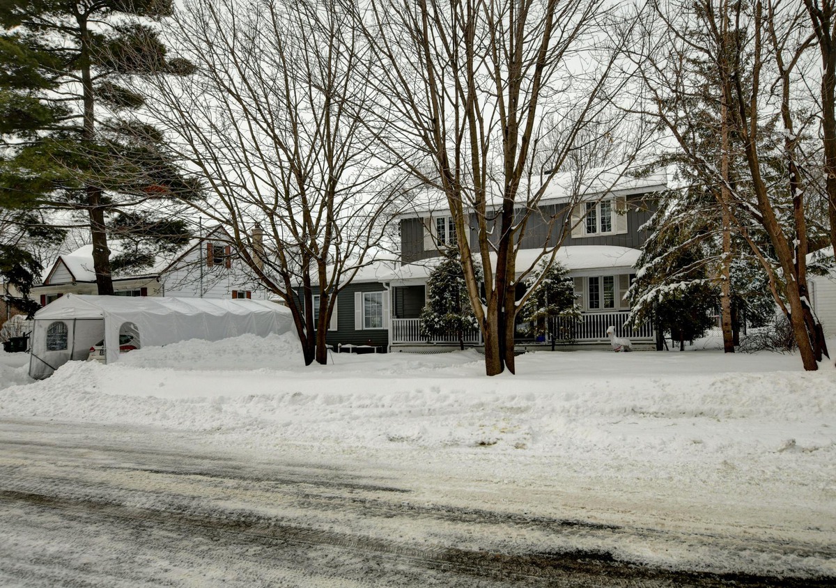 Maison à étages à vendre 426 Av. Clément Dorval