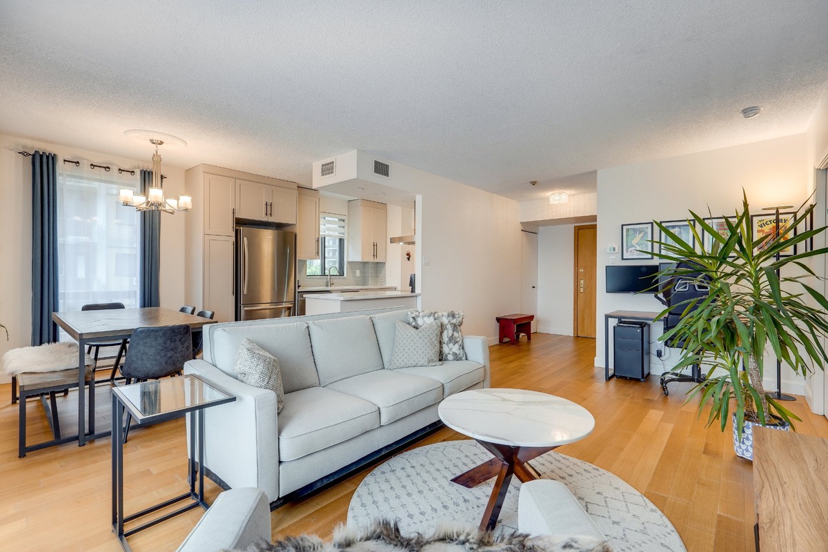 VENDU Appartement à vendre 7900 Ch. de la CôteStLuc, app. 410