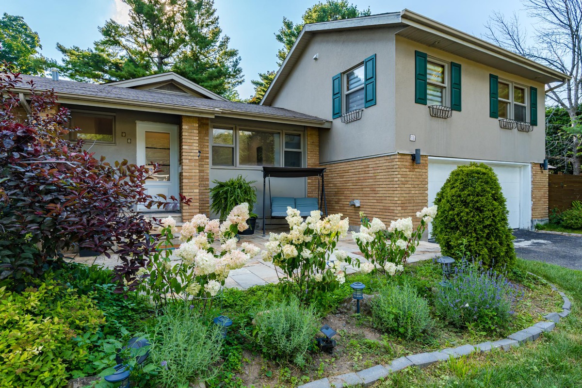 Maison à étages à vendre 11 Rue Brittany Baied'Urfé