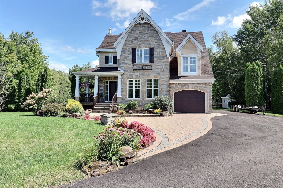 VENDU Maison à étages à vendre 198 Rg StCharles SaintRochdel