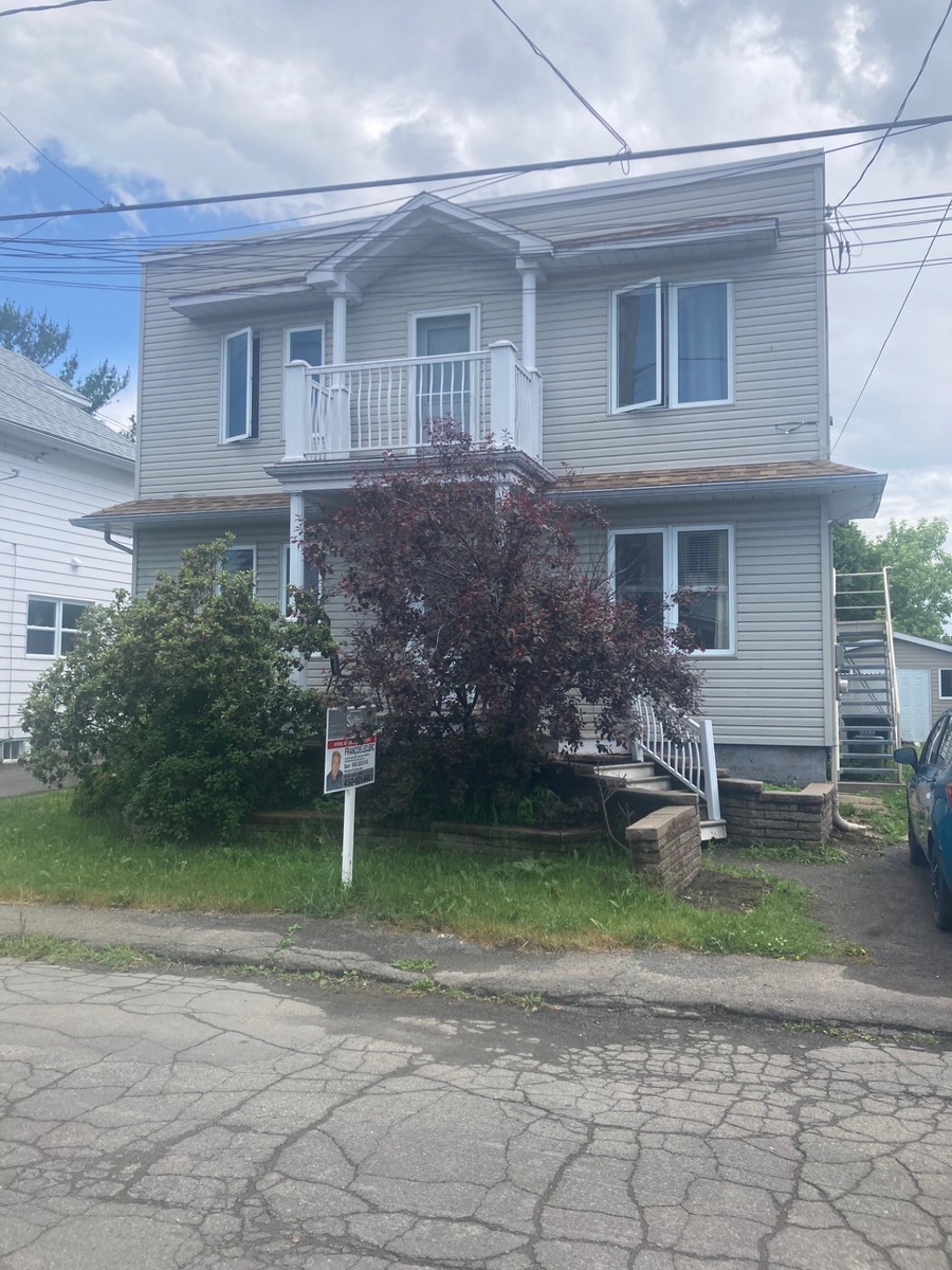 Duplex à vendre 117 117A Rue StLouis SalaberrydeValleyfield