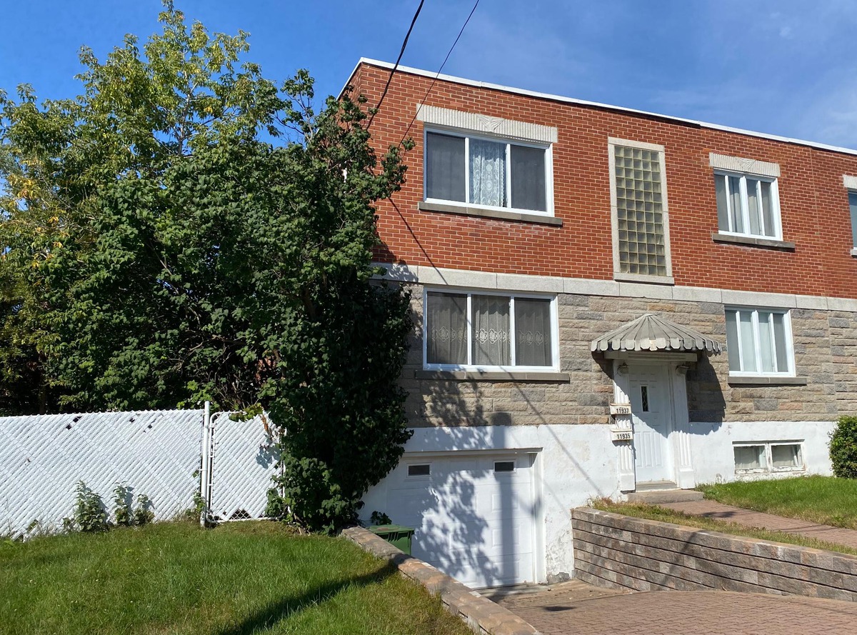 Duplex à vendre 11935 11937 Rue SteCatherine E. Montréal (Rivière
