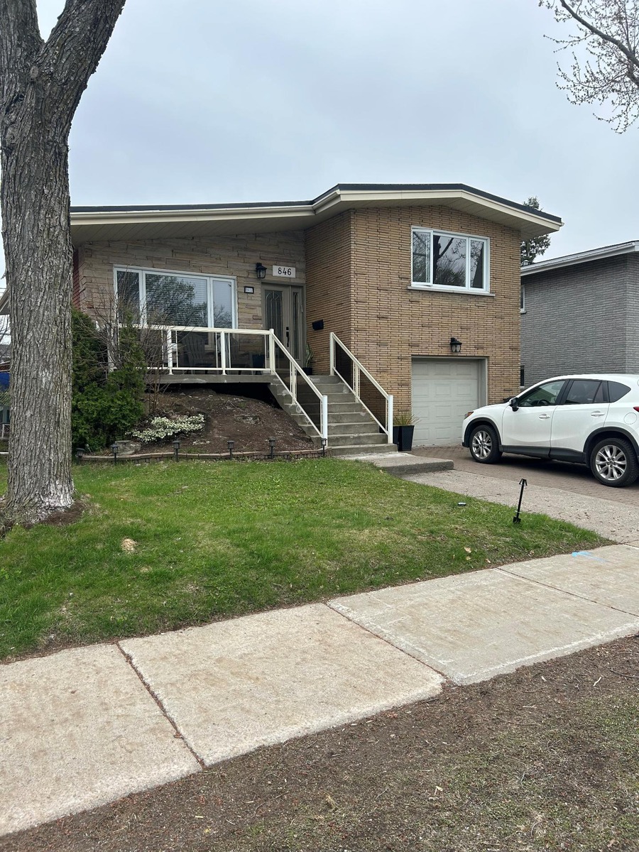 Splitlevel for sale 846 Boul. AlexisNihon Montréal (SaintLaurent