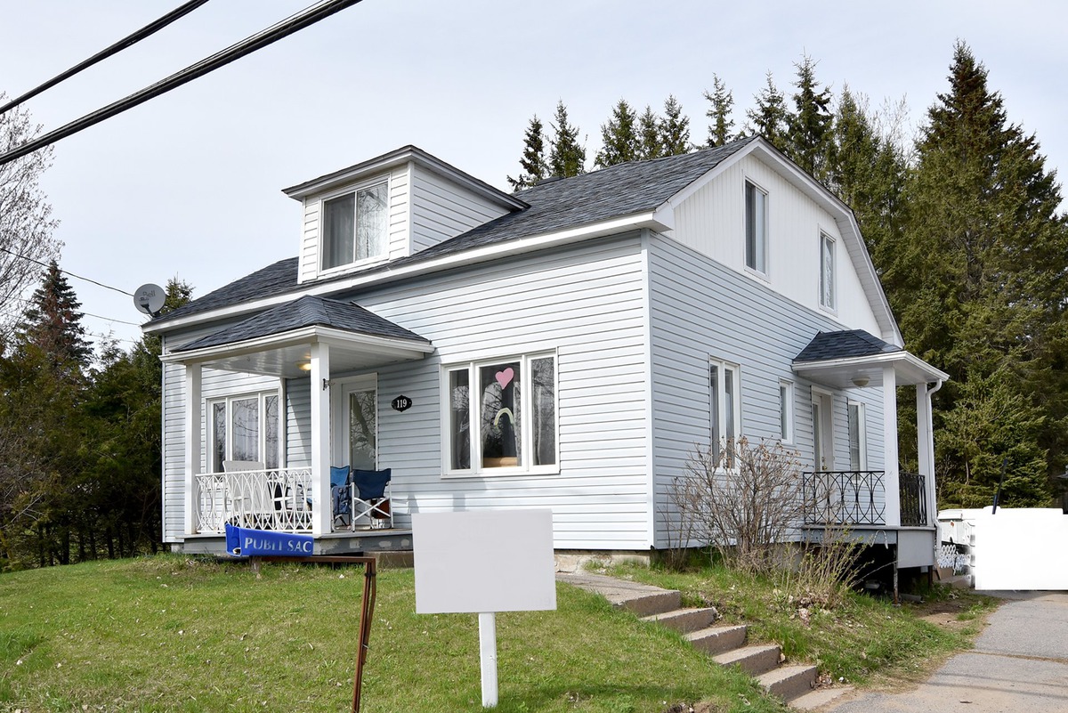 VENDU Maison à étages à vendre 119 Rue StCharlesBorromée Mandeville