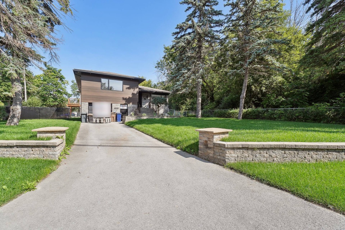 Maison à paliers multiples à louer 929 Ch. du Borddel'Eau Laval