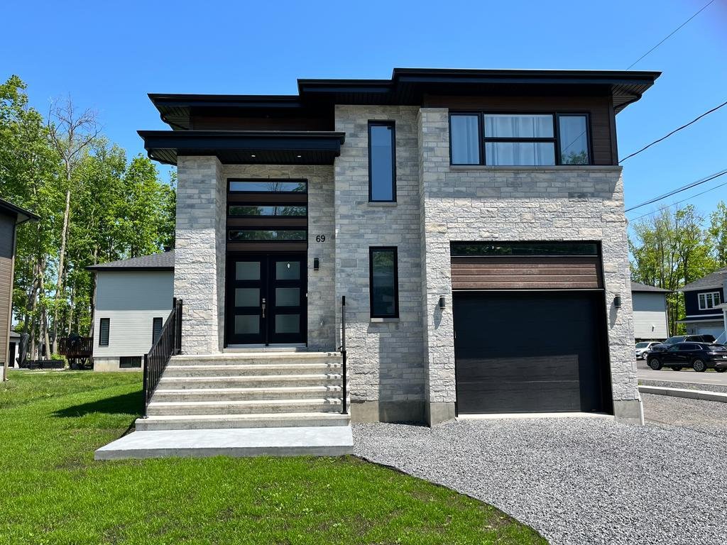 Maison à étages à vendre 69 Rue GuyLauzon CoteauduLac Visite libre