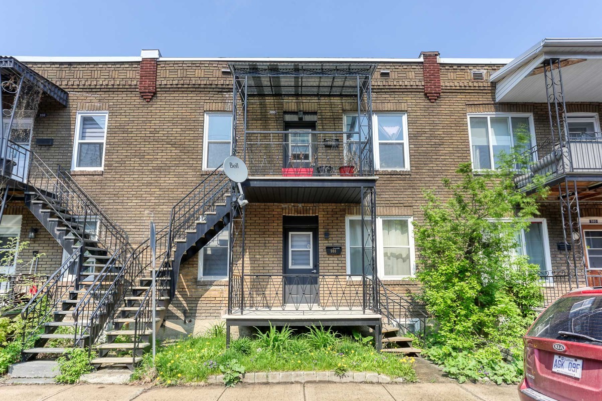 VENDU Duplex à vendre 988 990 Rue SteUrsule TroisRivières