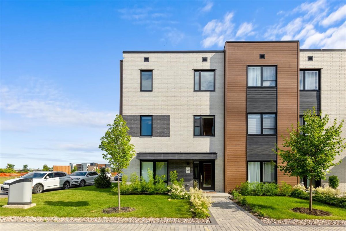 Maison à étages à vendre 142 Carré DenisePelletier Terrebonne (Terrebonne)