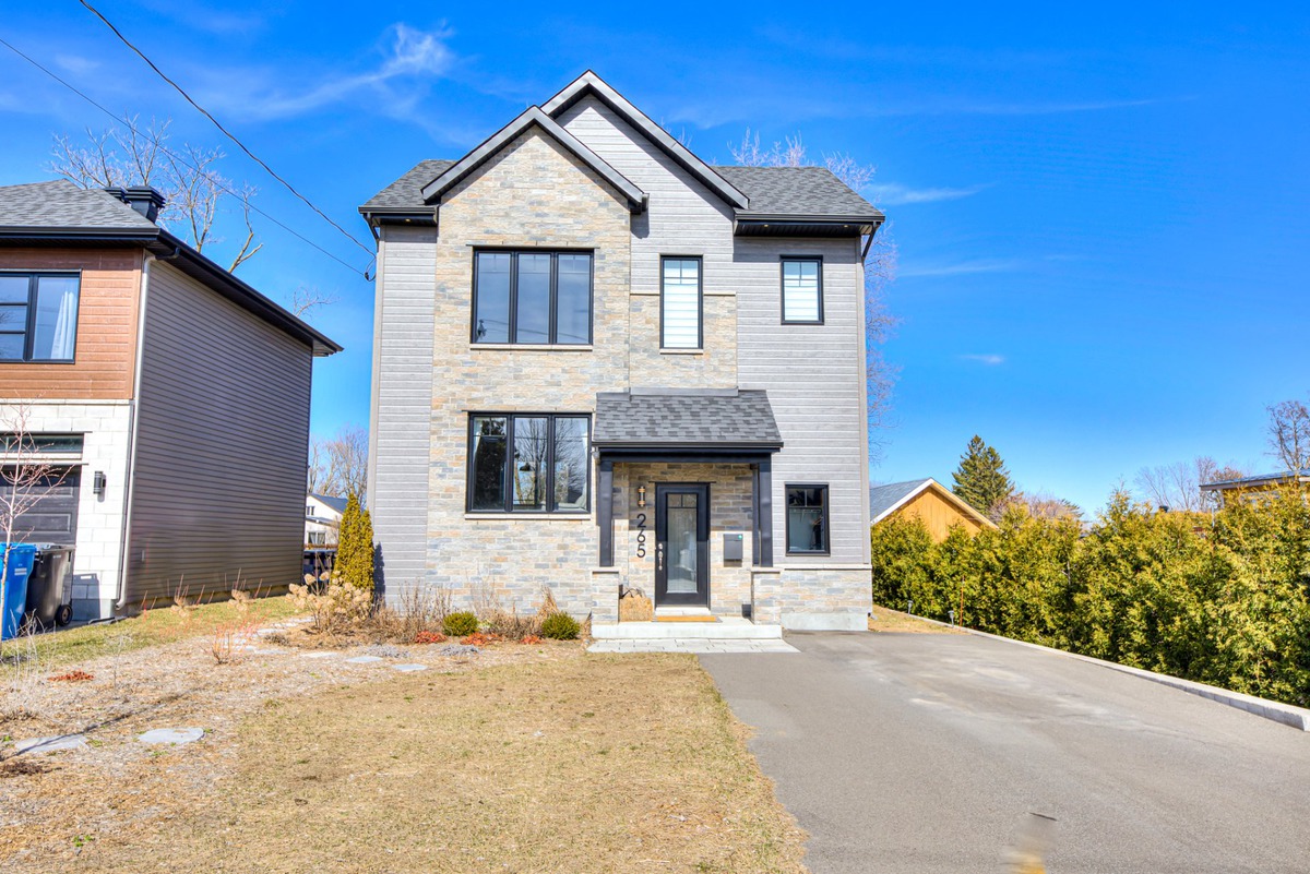 Maison à étages à vendre 265 19e Avenue DeuxMontagnes