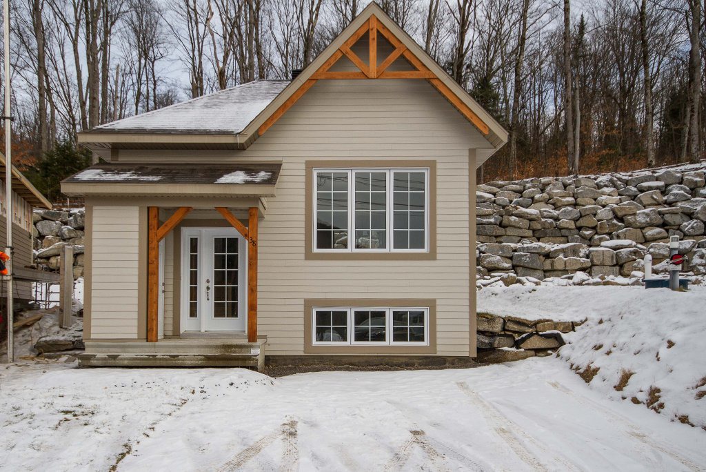 Maison à paliers multiples à vendre Rue ClaudeBouchard SainteAnne