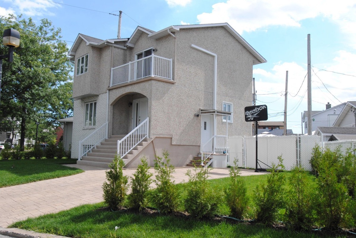 Two or more storey for sale 990 Rue OscarBenoît RivièredesPrairies