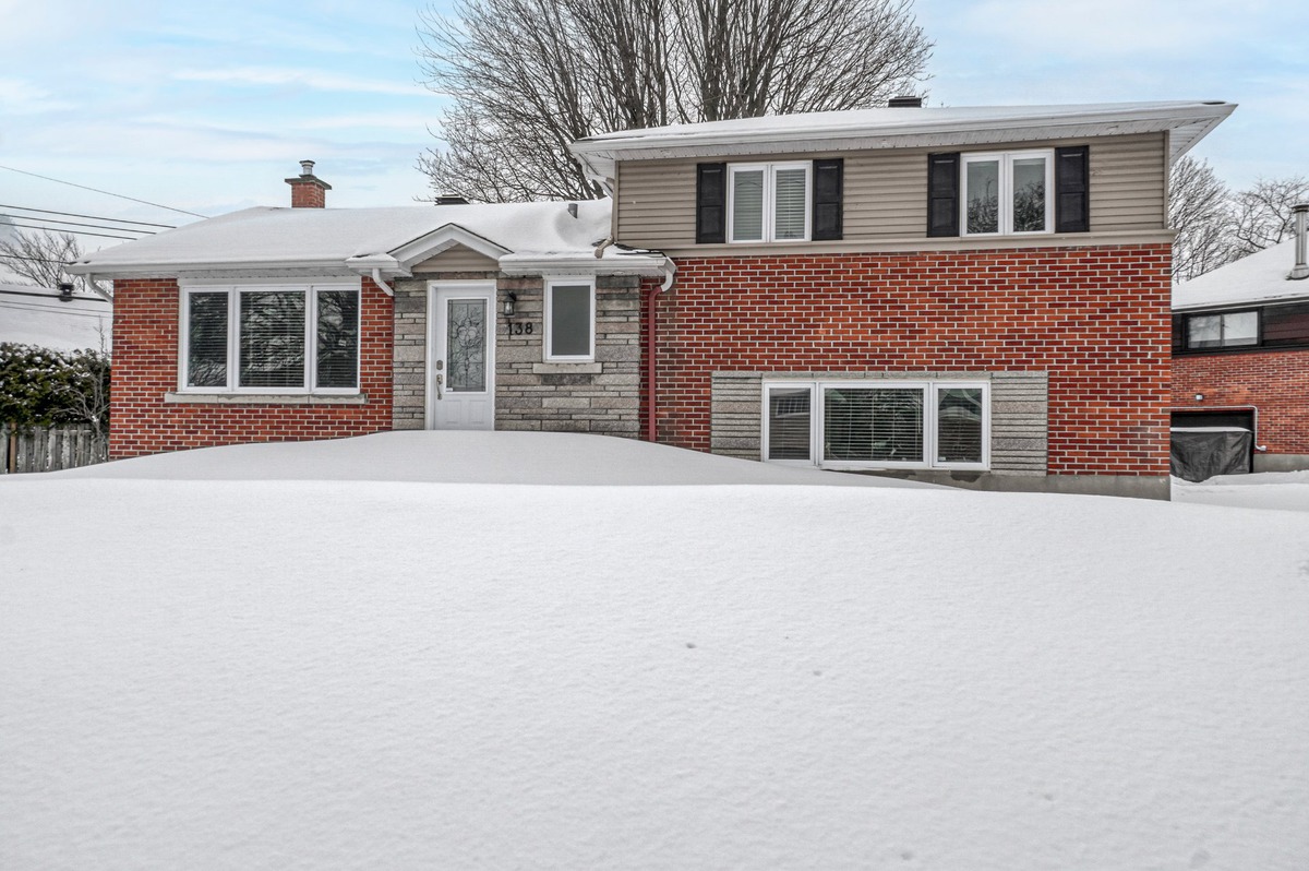 Maison à paliers multiples à louer 138 Av. Hastings PointeClaire