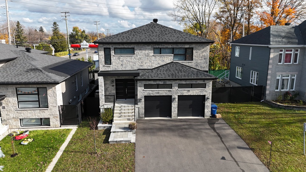 Maison à étages à vendre 866 Rue Serge Laval (Fabreville)