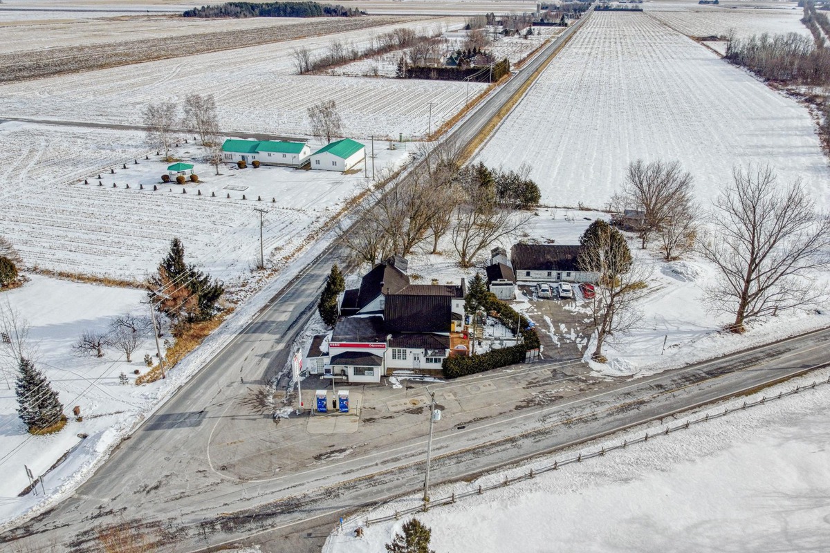 Bâtisse commerciale/Bureau à vendre 93 Rg StAndré SaintBernardde