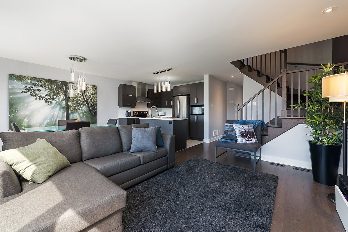 VENDU Maison à étages à vendre 187 Rue ClaudeLéveillé VaudreuilDorion