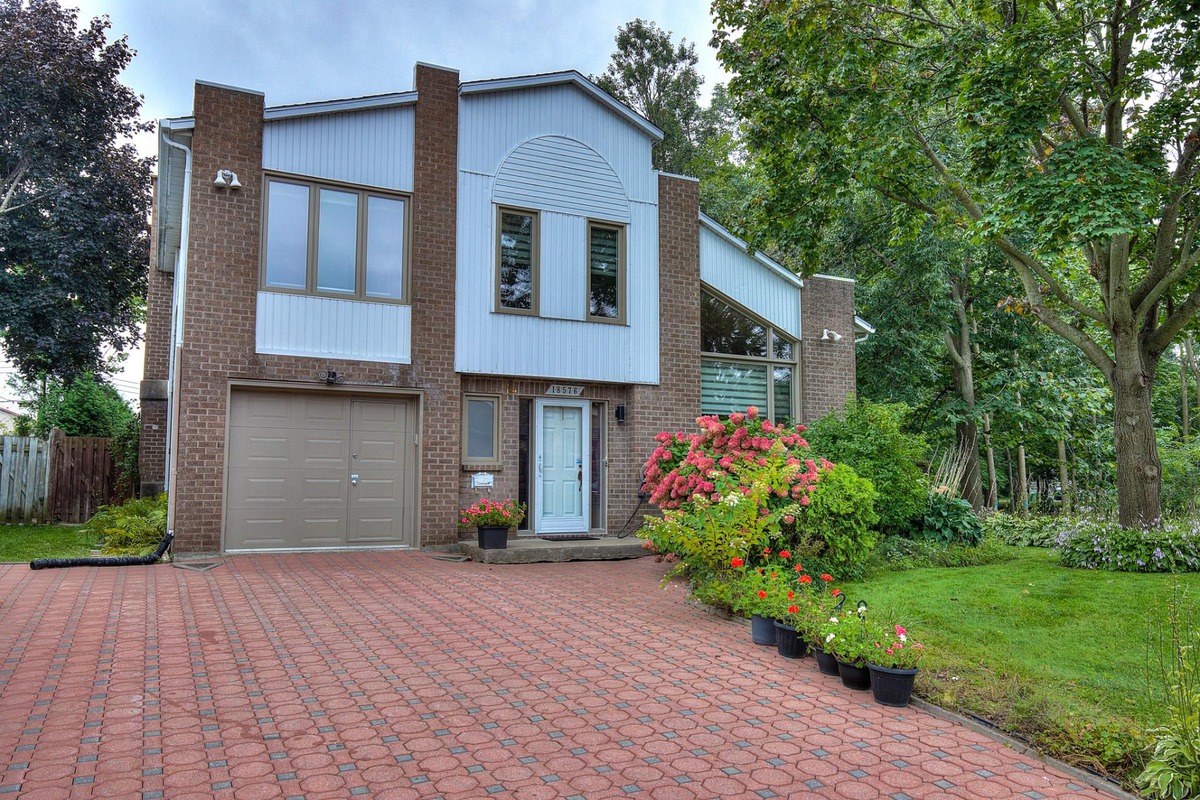 Maison à paliers multiples à vendre 18576 Rue Venne Montréal