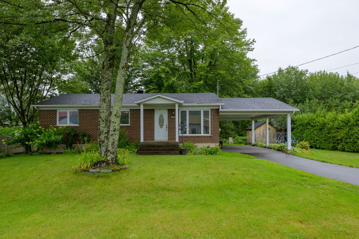 VENDU Maison de plainpied à vendre 2680 Boul. Thibeau TroisRivières