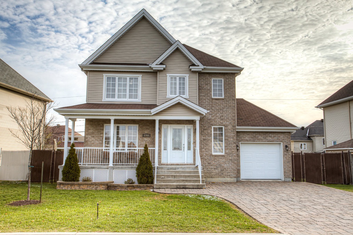 VENDU Maison à étages à vendre 2761 Rue des Clématites VaudreuilDorion