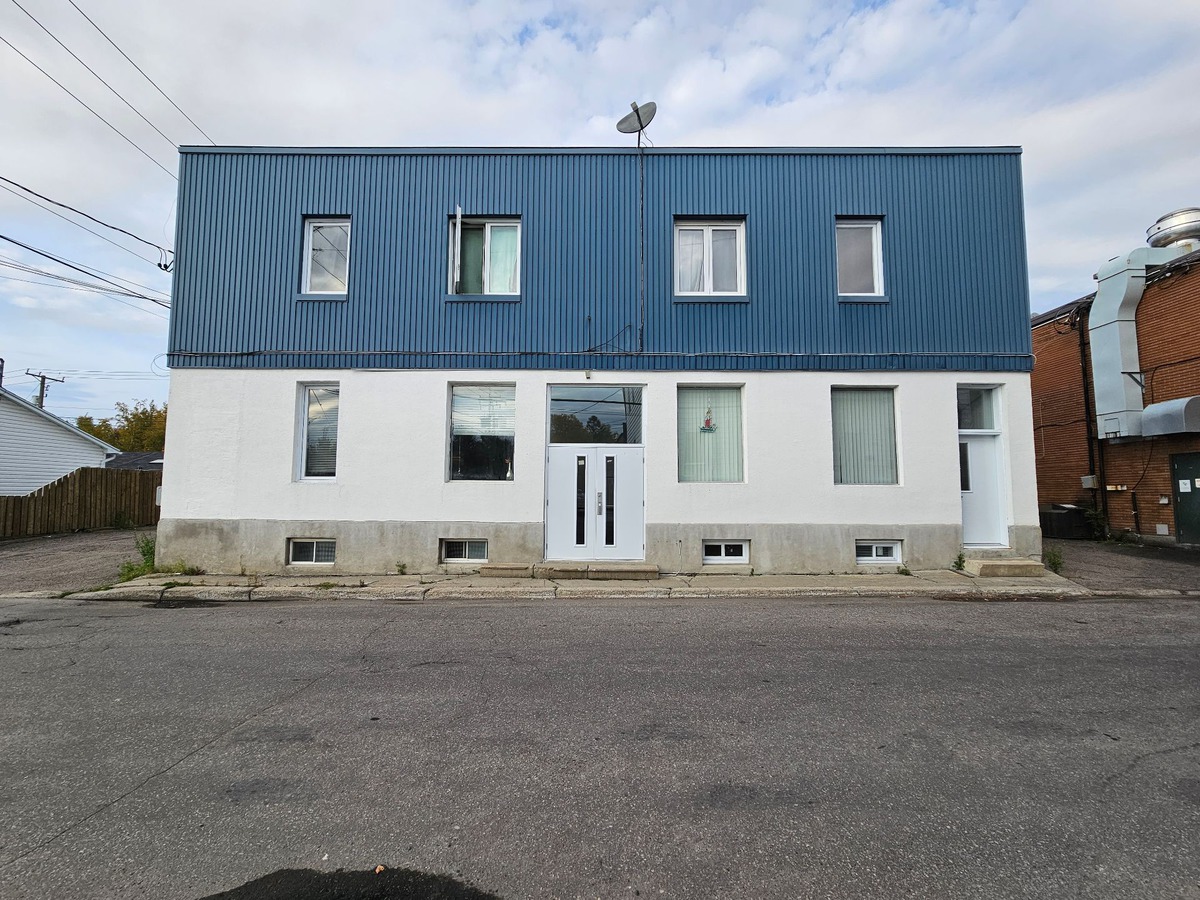 Propriété à revenus à vendre 3934 3938 Rue Ouellet Saguenay (Jonquière)