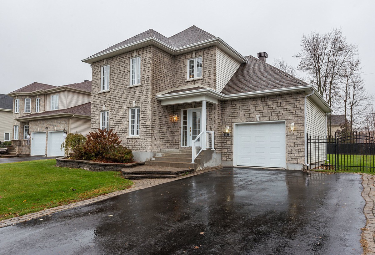 VENDU Maison à étages à vendre 467 Boul. de l'Île Pincourt