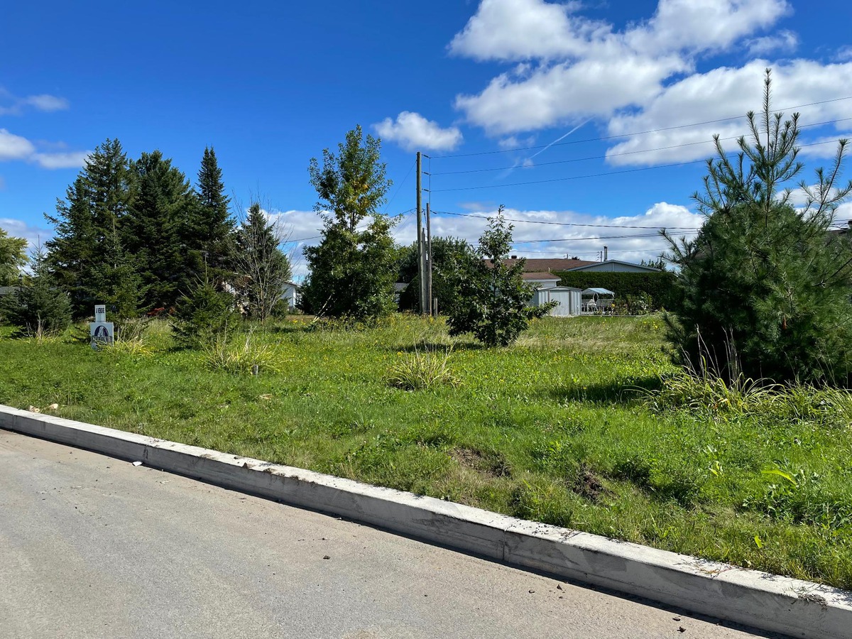 Terrain vacant à vendre 175 Crois. du Havre SaintPaul