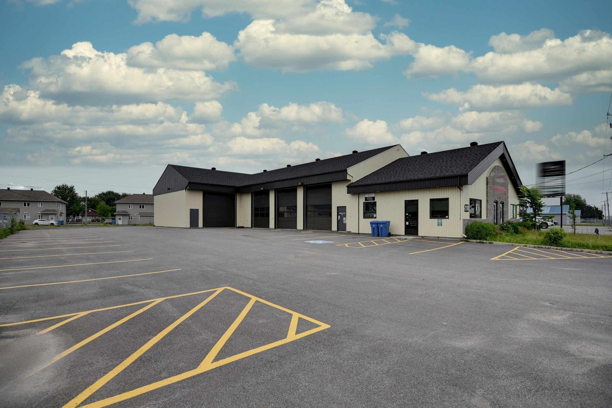 Bâtisse commerciale/Bureau à vendre 2181 Boul. Barrette NotreDamede