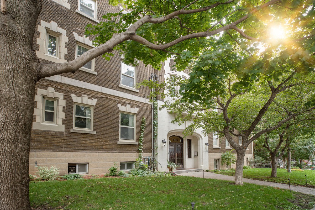 VENDU Appartement à vendre 3435 Av. Prud'homme, app. 27 Montréal