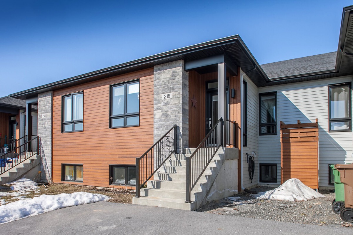 Maison de plainpied à vendre 216Z Rue Lalanne Farnham