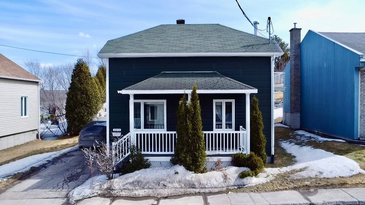 VENDU Maison à étages à vendre 2271 Rue StVallier Saguenay (Jonquière)