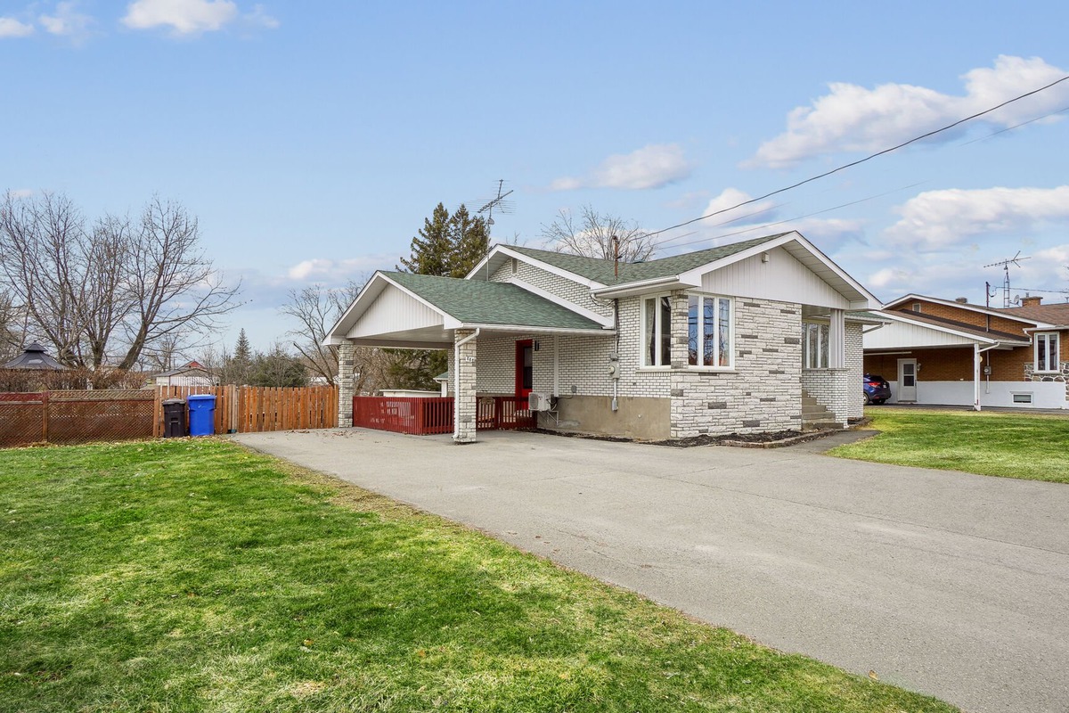 Maison de plainpied à vendre 884 Rue Principale RivièreBeaudette