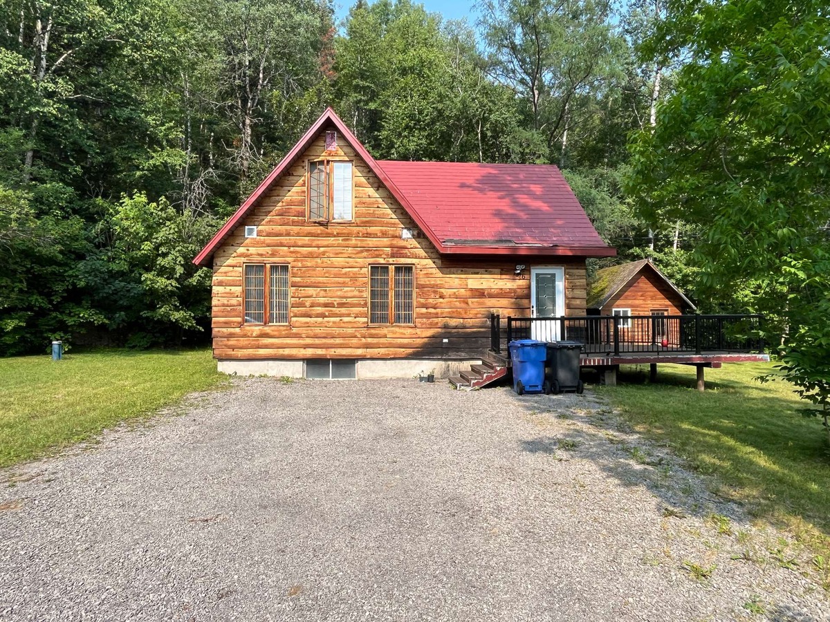 Maison à étages à vendre 196 Ch. Pelletier SaintHonoré