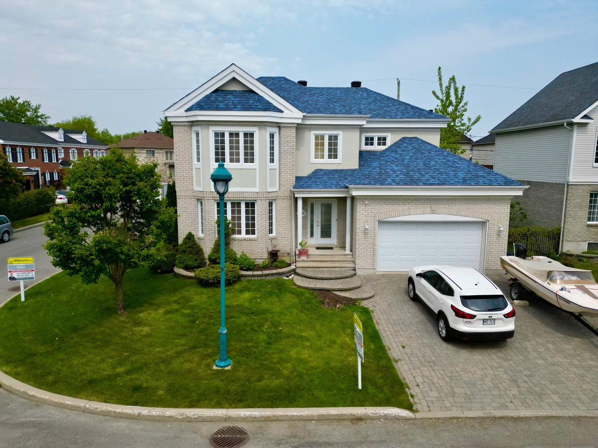 Maison à étages à vendre 1383 Rue Le Boutillier Laval (Chomedey)