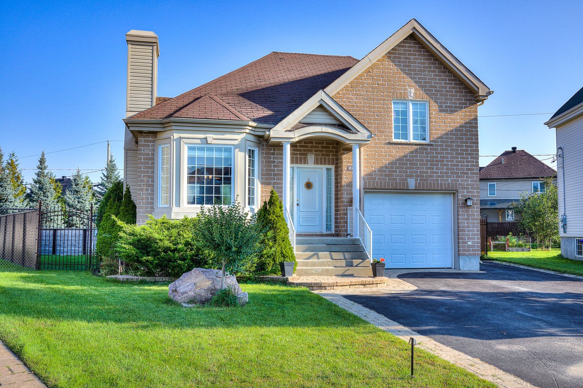 Maison à paliers multiples à vendre 2721 Rue des Amaryllis Vaudreuil