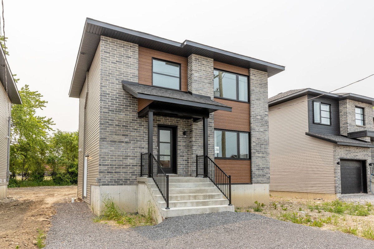 Maison à étages à vendre 28 Rue Marleau SalaberrydeValleyfield
