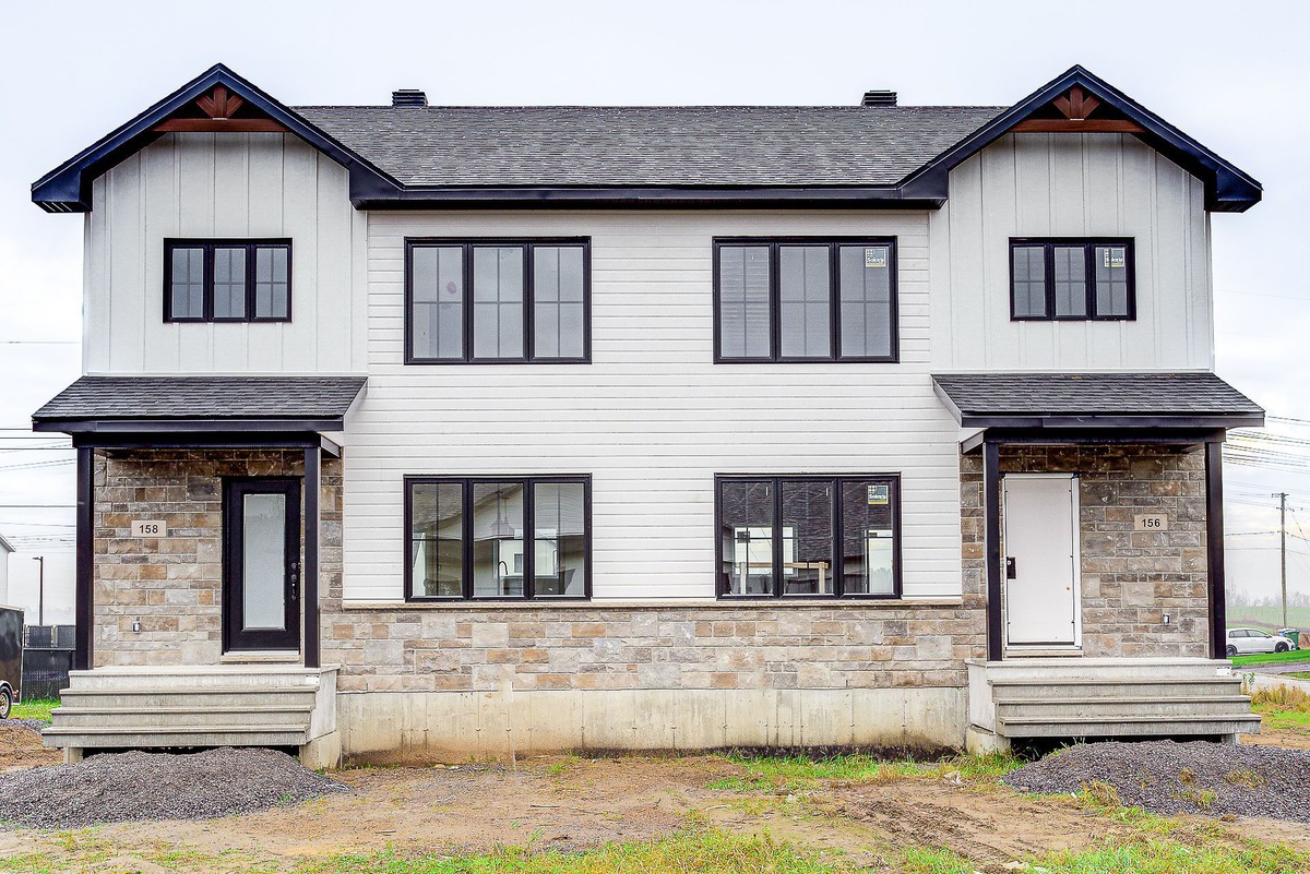 Maison à étages à vendre 295 Rue du Cardinal SaintApollinaire